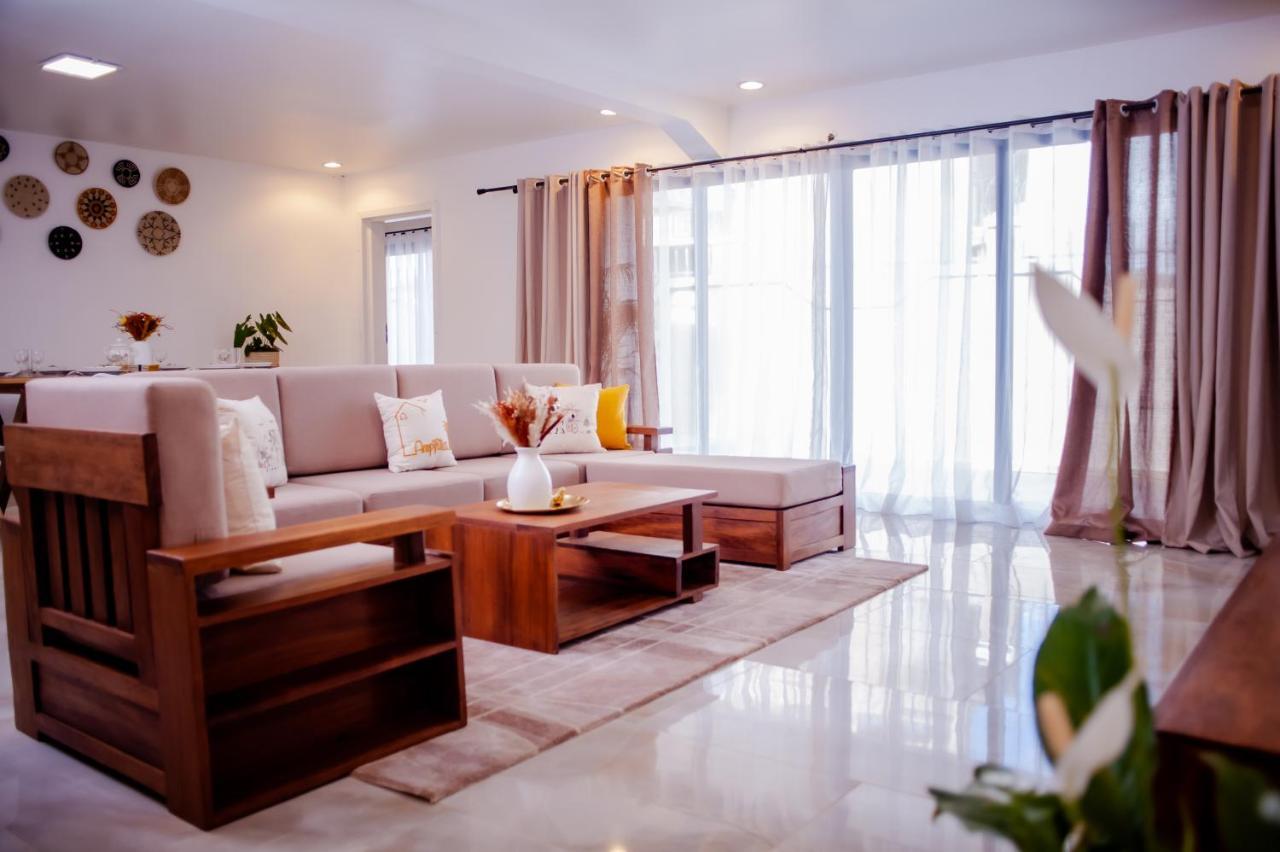 Ampifitia Guest House อันตานานารีโว ภายนอก รูปภาพ